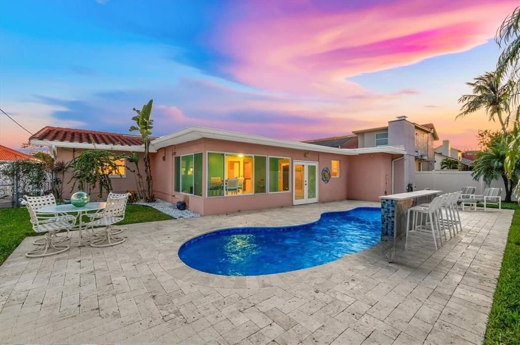 待售: $960,000 (3 贝兹, 2 浴室, 1955 平方英尺)