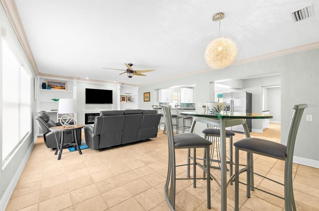 待售: $960,000 (3 贝兹, 2 浴室, 1955 平方英尺)