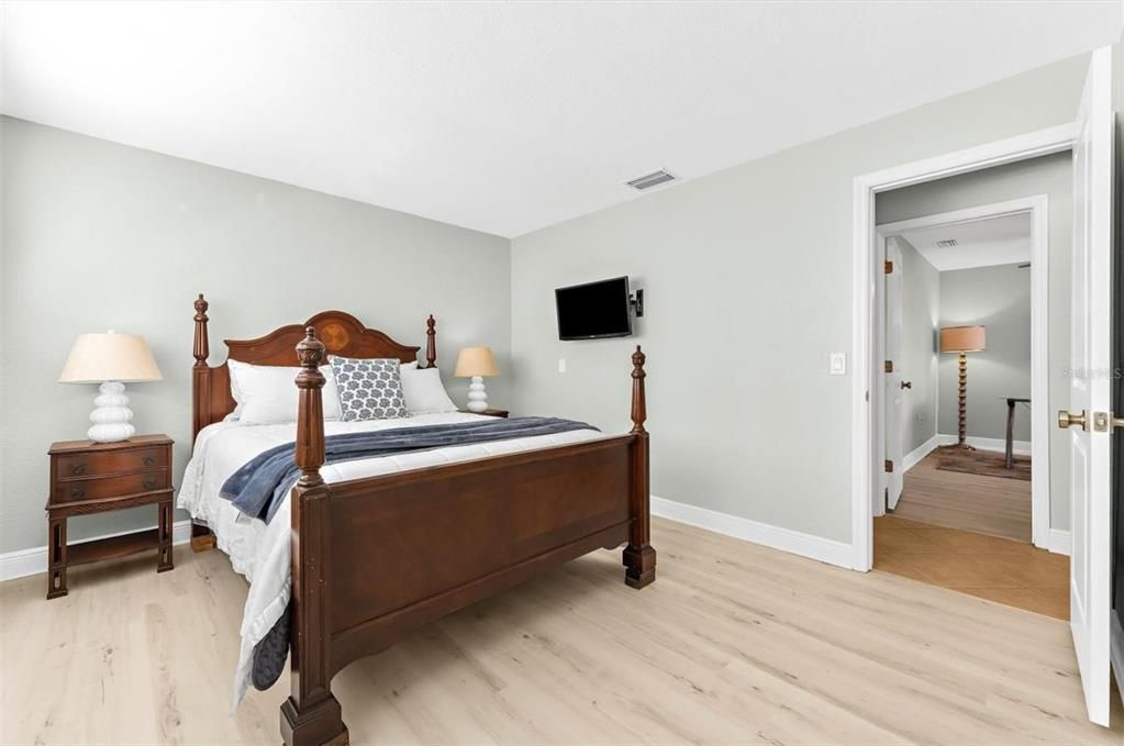 待售: $960,000 (3 贝兹, 2 浴室, 1955 平方英尺)