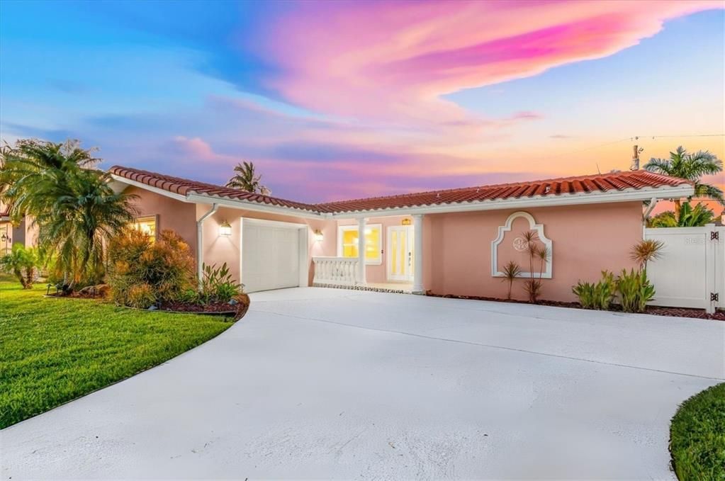 待售: $960,000 (3 贝兹, 2 浴室, 1955 平方英尺)