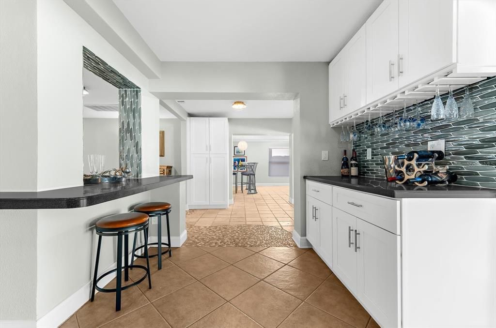 待售: $960,000 (3 贝兹, 2 浴室, 1955 平方英尺)