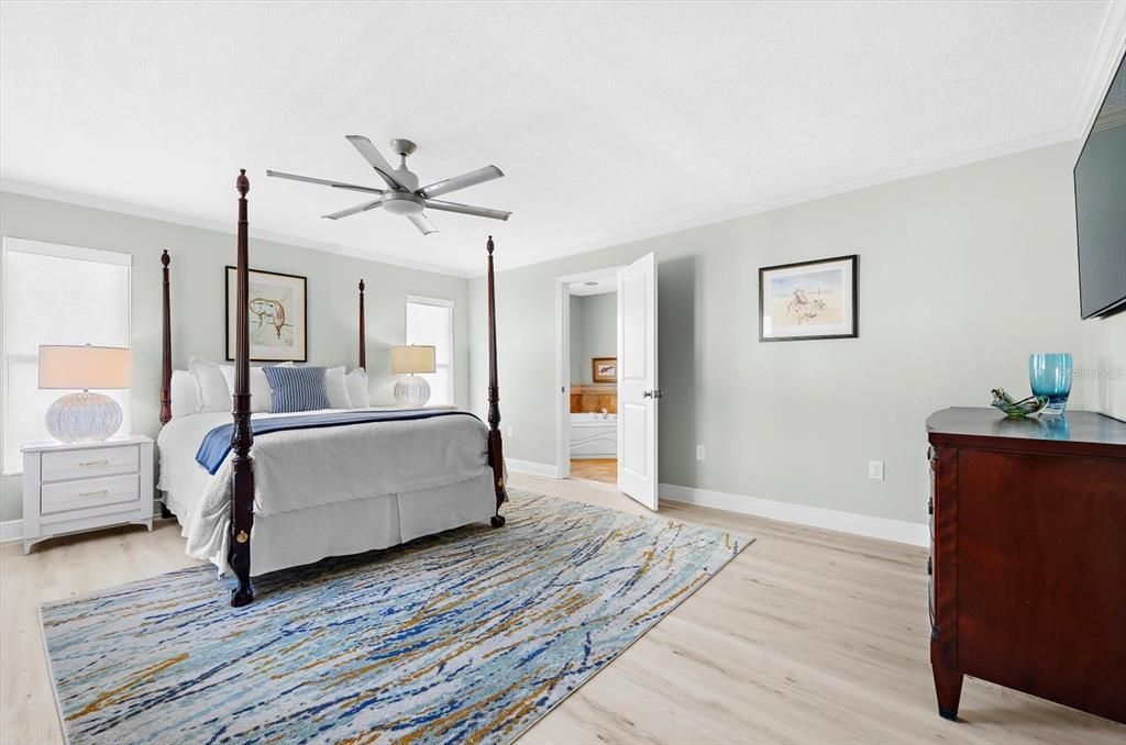 待售: $960,000 (3 贝兹, 2 浴室, 1955 平方英尺)