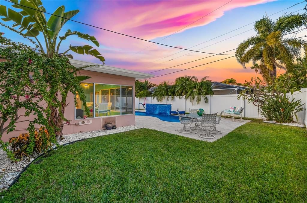 待售: $960,000 (3 贝兹, 2 浴室, 1955 平方英尺)