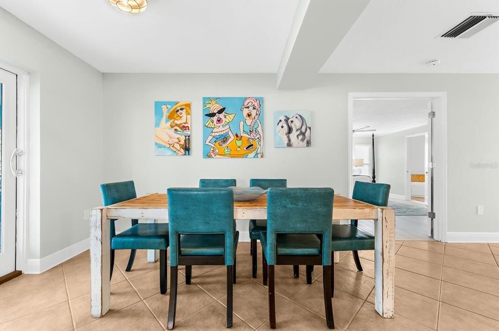 待售: $960,000 (3 贝兹, 2 浴室, 1955 平方英尺)