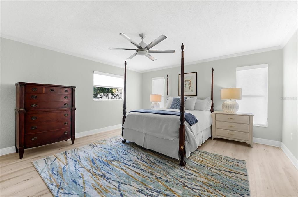 待售: $960,000 (3 贝兹, 2 浴室, 1955 平方英尺)