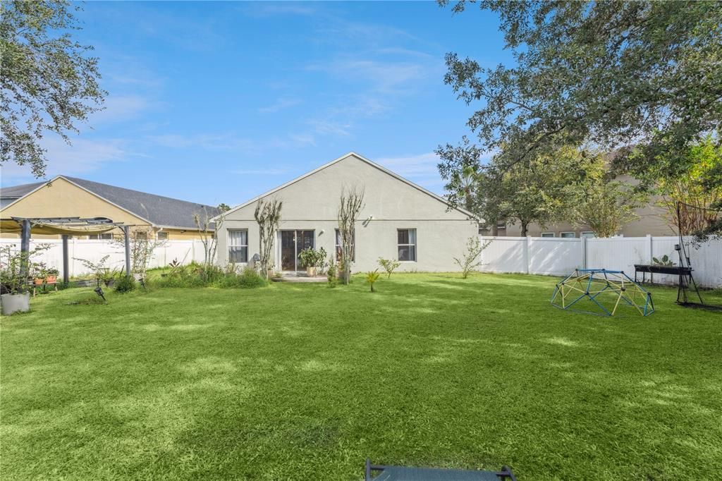 For Sale: $479,000 (4 beds, 2 baths, 1948 Square Feet)