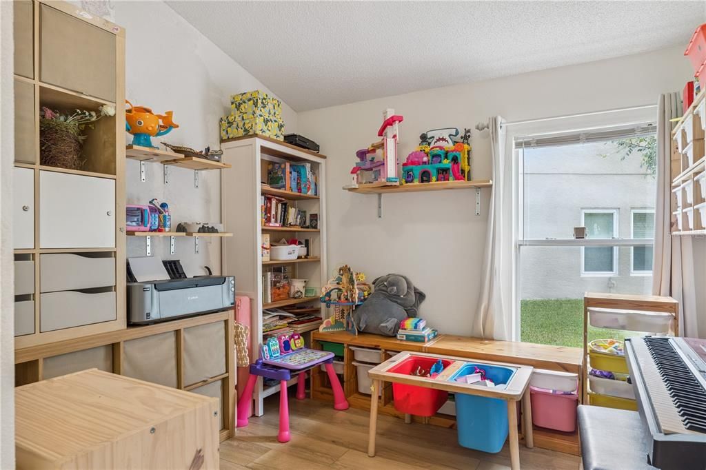 For Sale: $479,000 (4 beds, 2 baths, 1948 Square Feet)