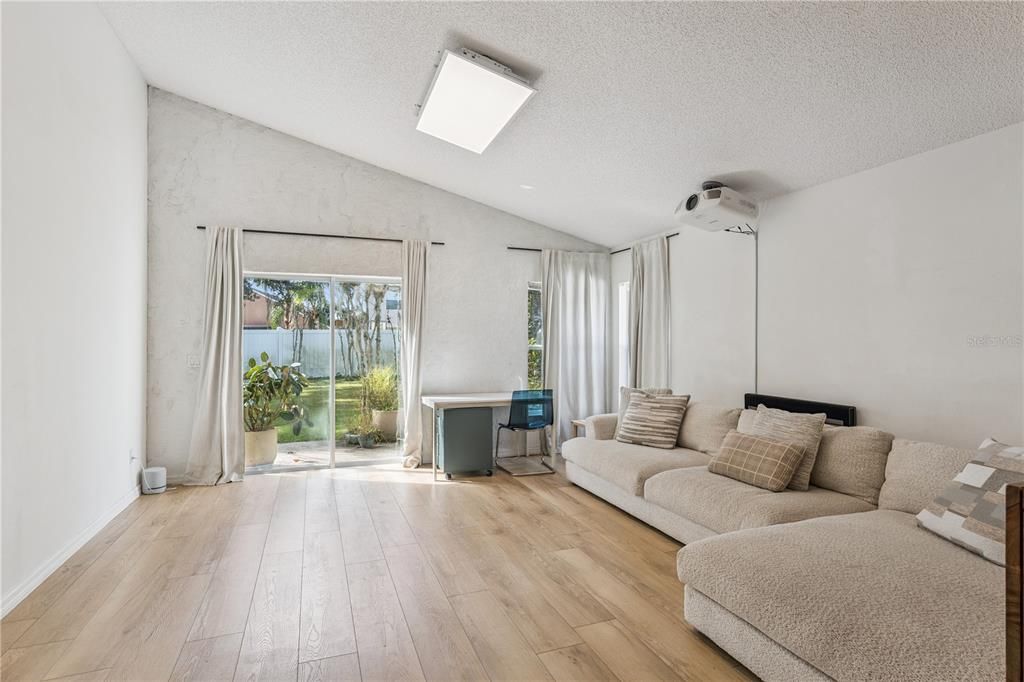 For Sale: $479,000 (4 beds, 2 baths, 1948 Square Feet)