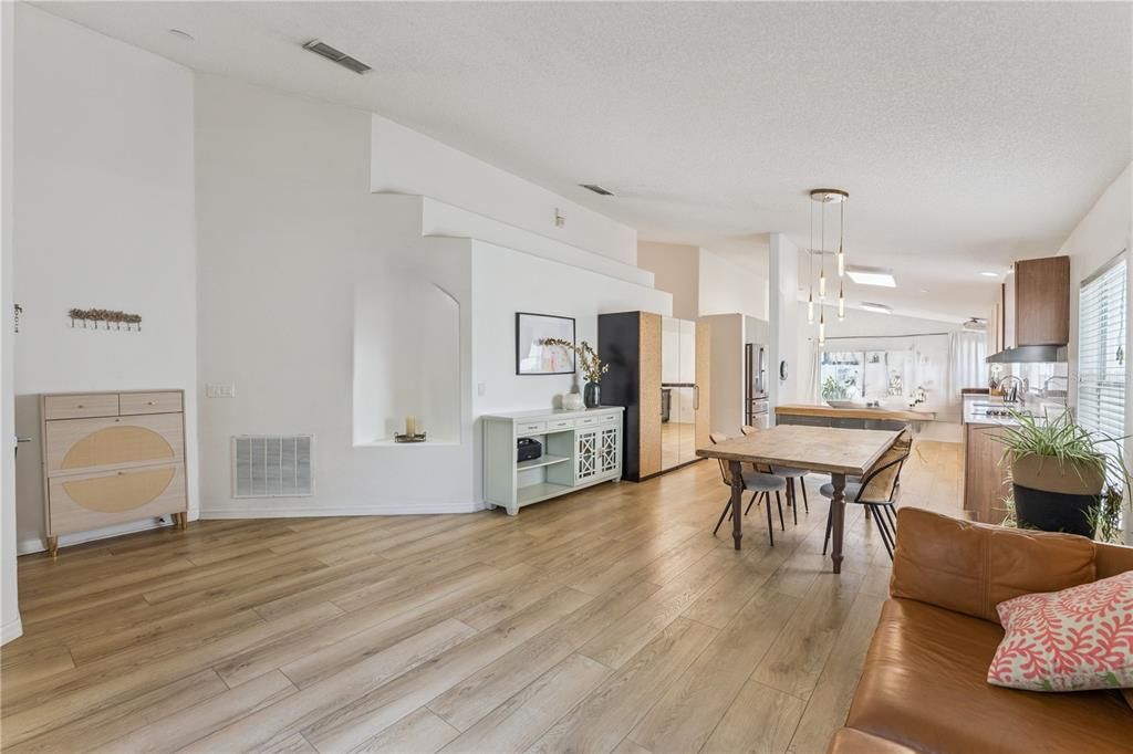 For Sale: $479,000 (4 beds, 2 baths, 1948 Square Feet)