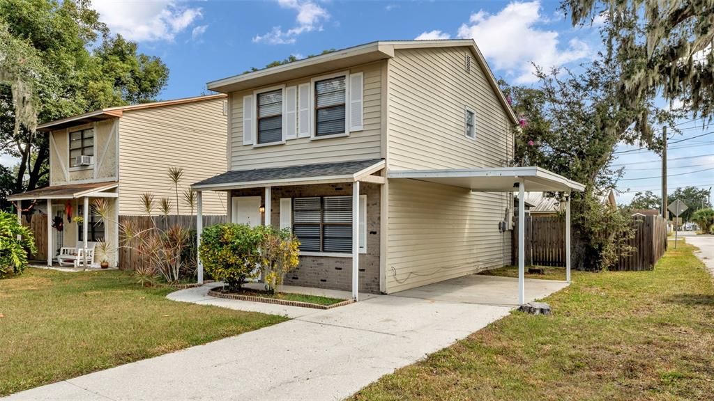 Activo con contrato: $215,000 (2 camas, 1 baños, 960 Pies cuadrados)