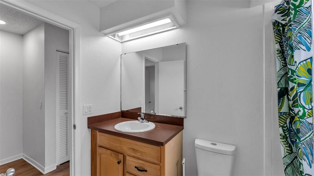 Activo con contrato: $215,000 (2 camas, 1 baños, 960 Pies cuadrados)