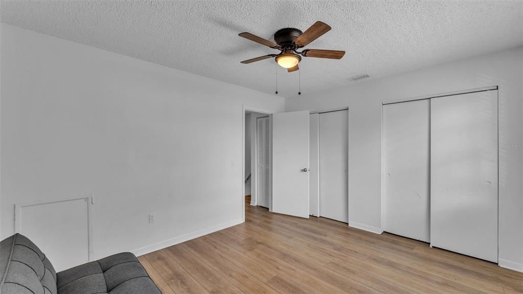 Activo con contrato: $215,000 (2 camas, 1 baños, 960 Pies cuadrados)