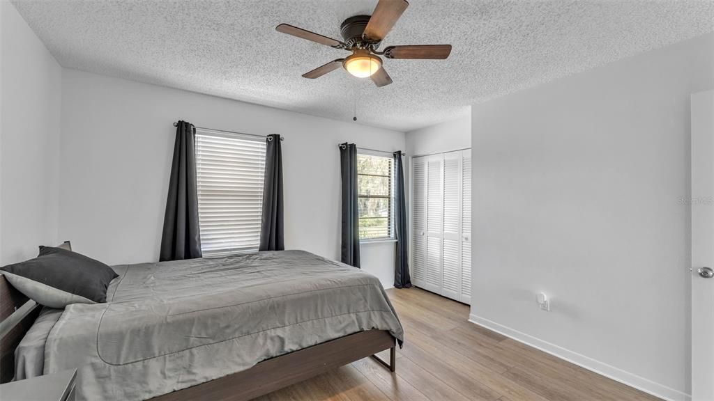 Activo con contrato: $215,000 (2 camas, 1 baños, 960 Pies cuadrados)