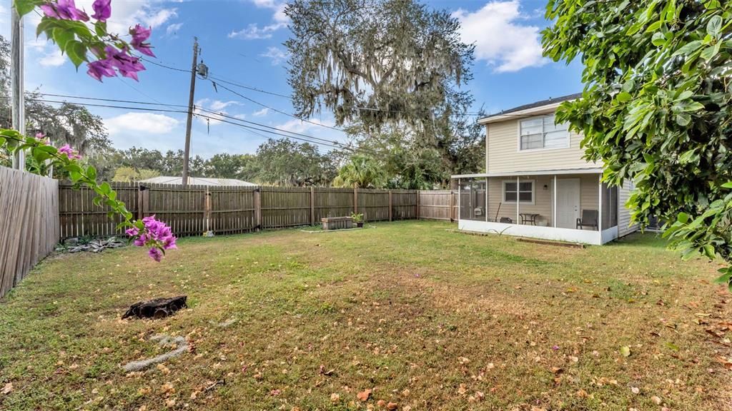 Activo con contrato: $215,000 (2 camas, 1 baños, 960 Pies cuadrados)