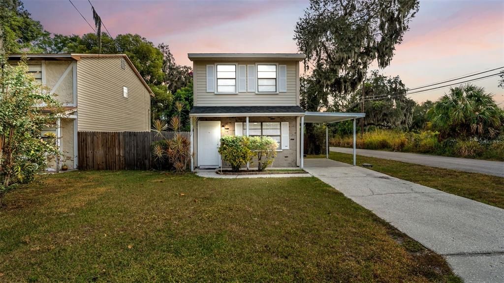 Activo con contrato: $215,000 (2 camas, 1 baños, 960 Pies cuadrados)