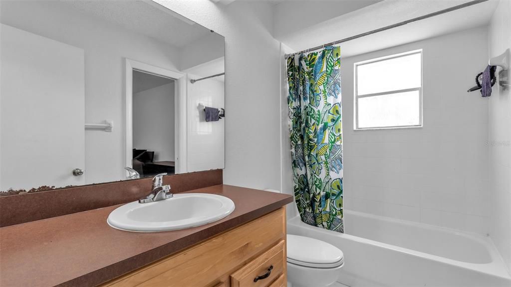 Activo con contrato: $215,000 (2 camas, 1 baños, 960 Pies cuadrados)