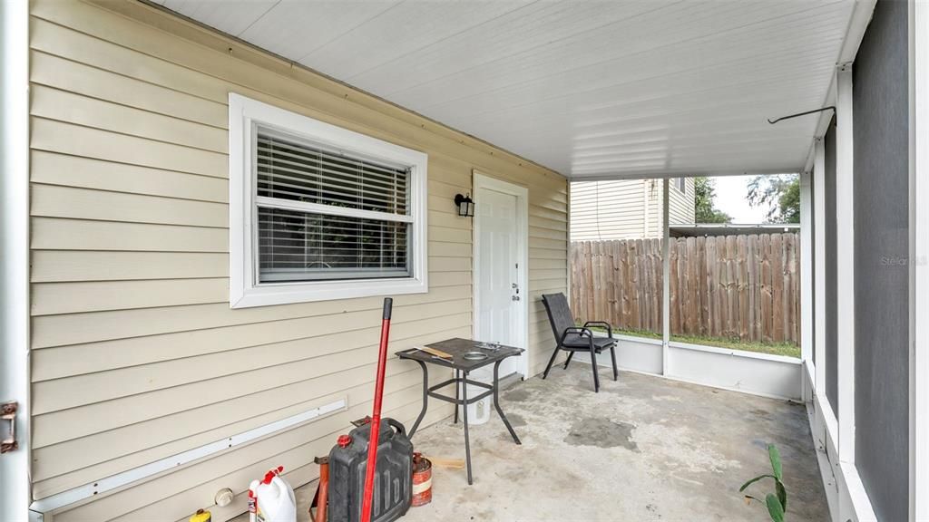 Activo con contrato: $215,000 (2 camas, 1 baños, 960 Pies cuadrados)