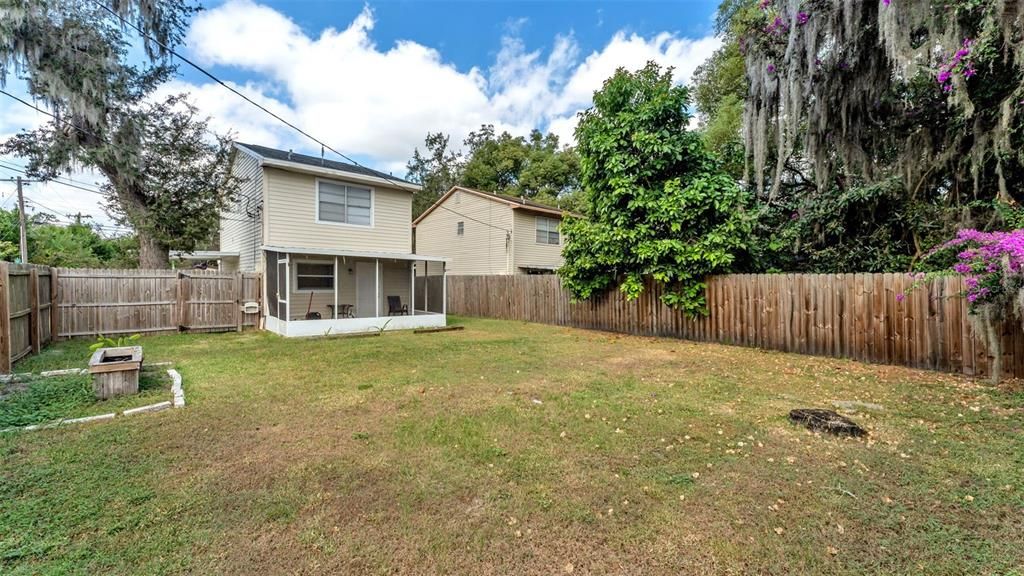 Activo con contrato: $215,000 (2 camas, 1 baños, 960 Pies cuadrados)