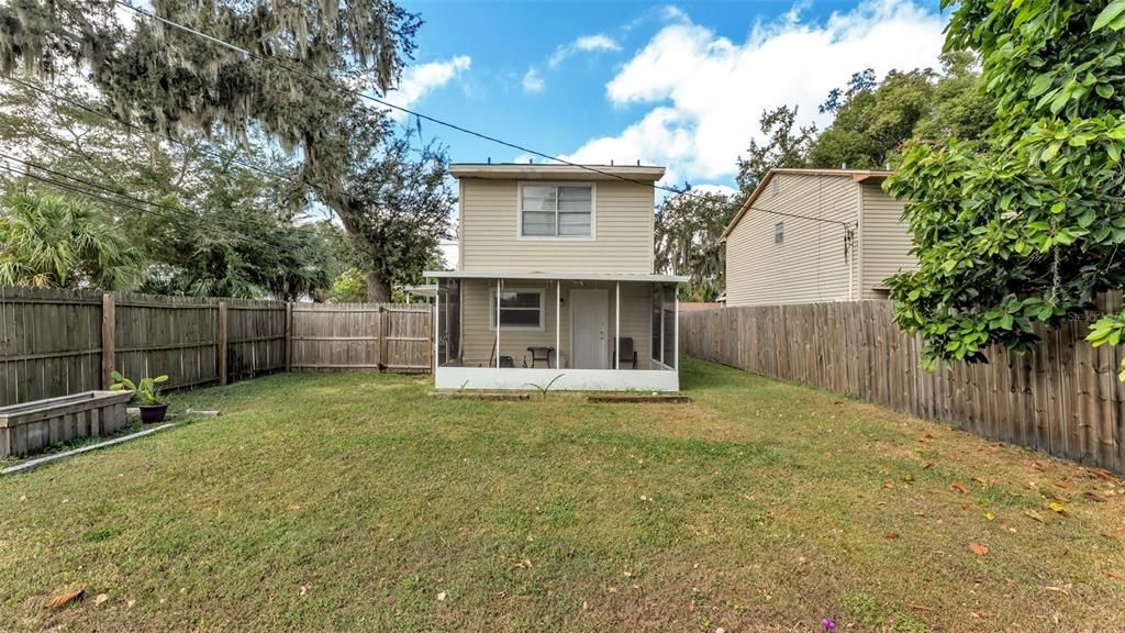 Activo con contrato: $215,000 (2 camas, 1 baños, 960 Pies cuadrados)