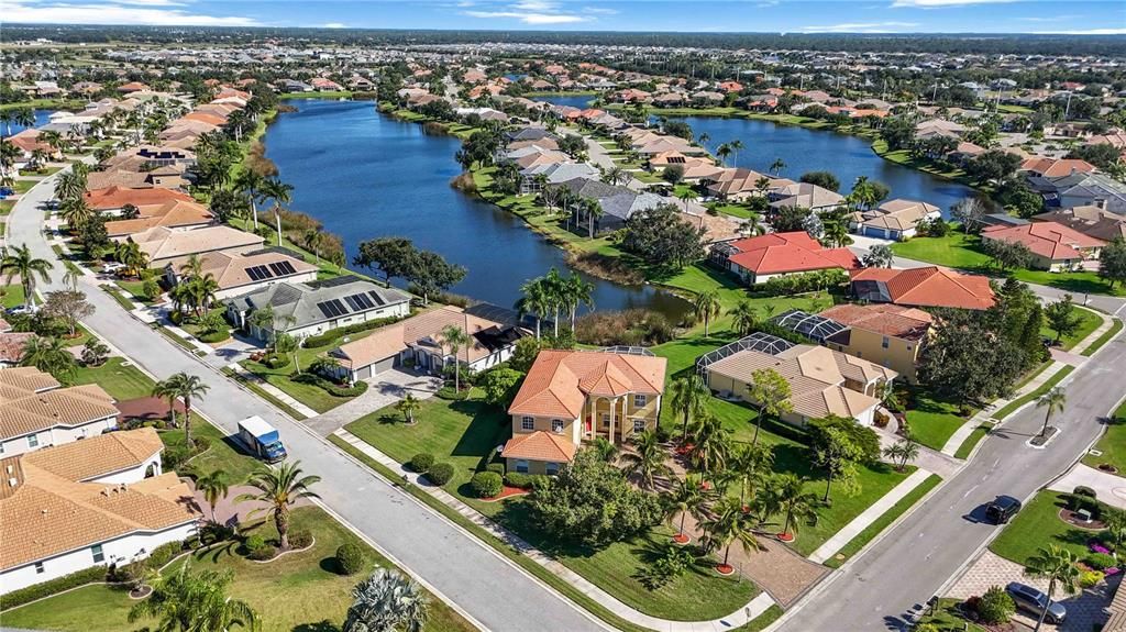 En Venta: $899,900 (6 camas, 4 baños, 3982 Pies cuadrados)