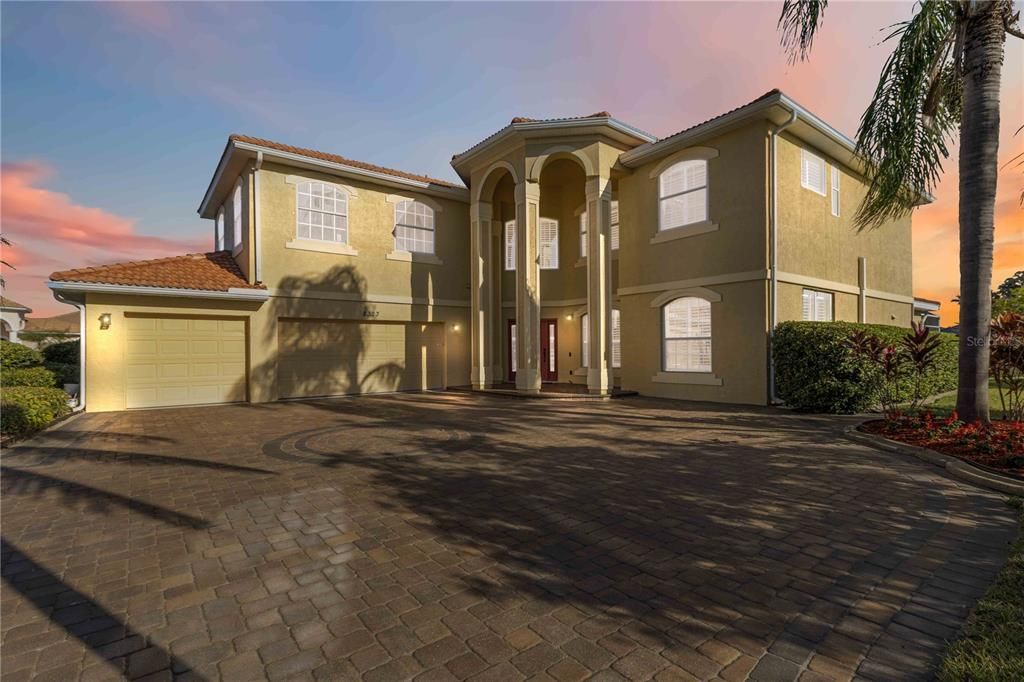 En Venta: $899,900 (6 camas, 4 baños, 3982 Pies cuadrados)