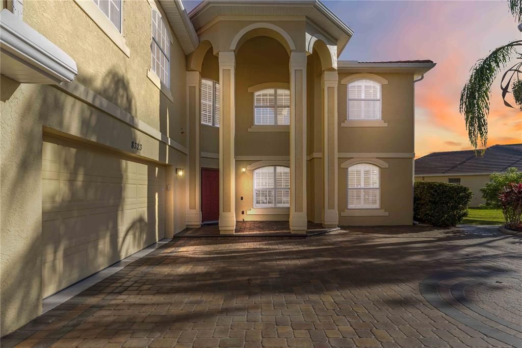 En Venta: $899,900 (6 camas, 4 baños, 3982 Pies cuadrados)