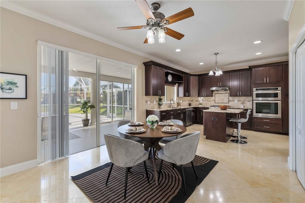 En Venta: $899,900 (6 camas, 4 baños, 3982 Pies cuadrados)