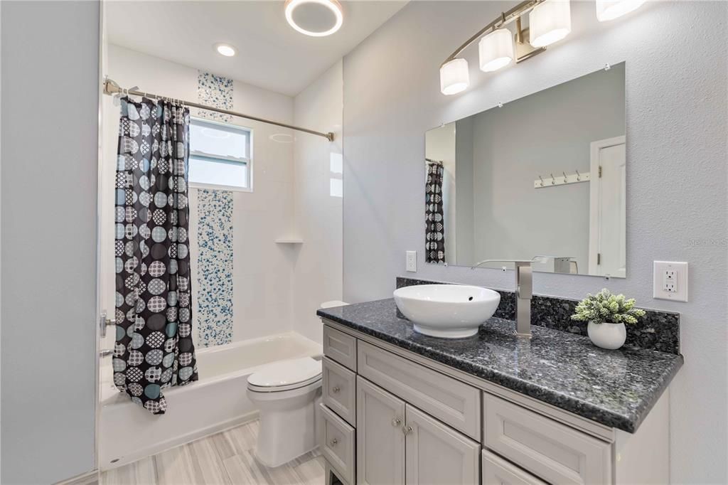 En Venta: $899,900 (6 camas, 4 baños, 3982 Pies cuadrados)