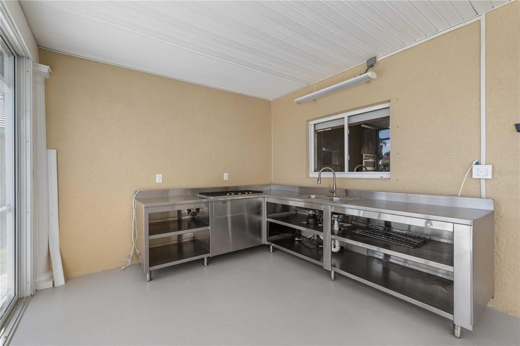 En Venta: $899,900 (6 camas, 4 baños, 3982 Pies cuadrados)