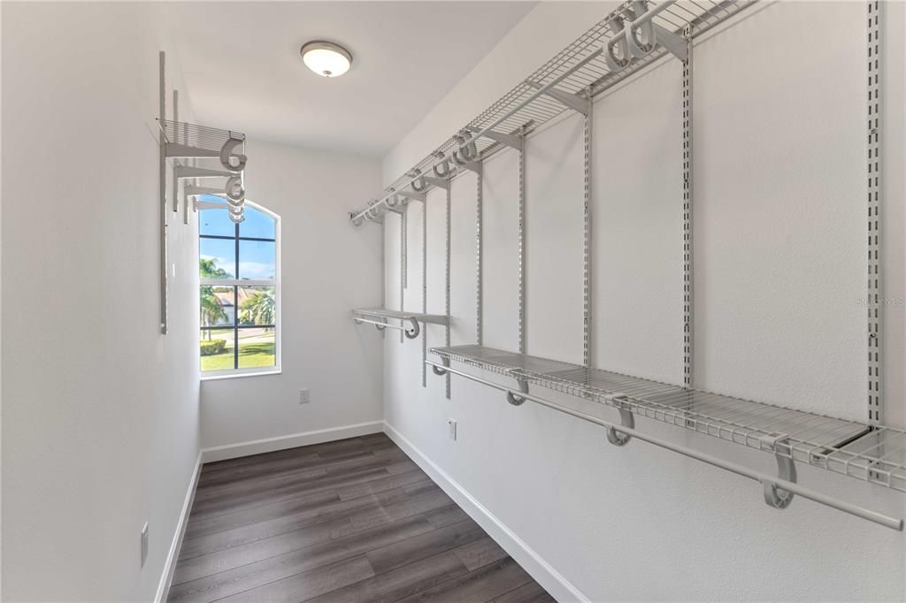 En Venta: $899,900 (6 camas, 4 baños, 3982 Pies cuadrados)