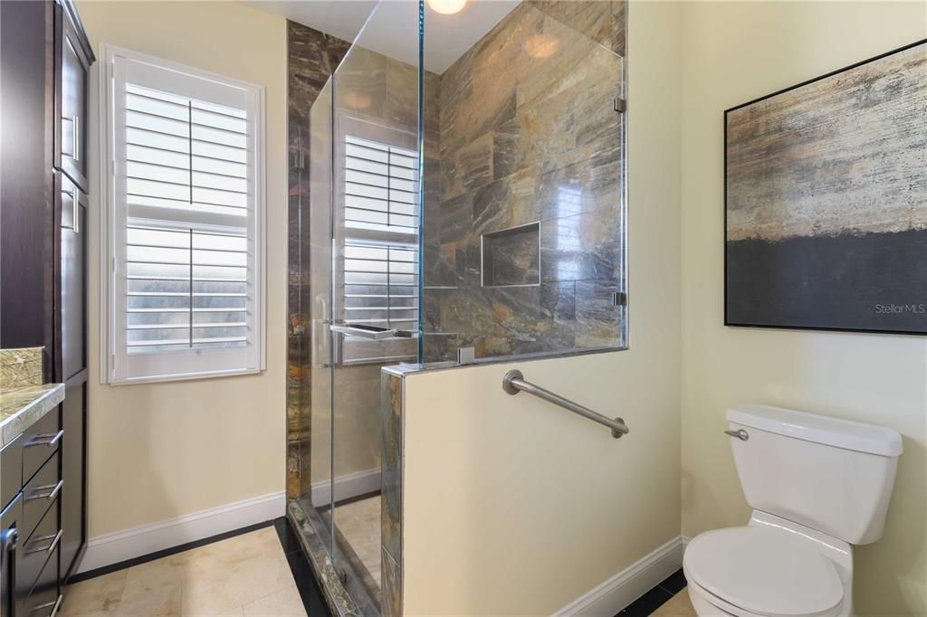 En Venta: $899,900 (6 camas, 4 baños, 3982 Pies cuadrados)