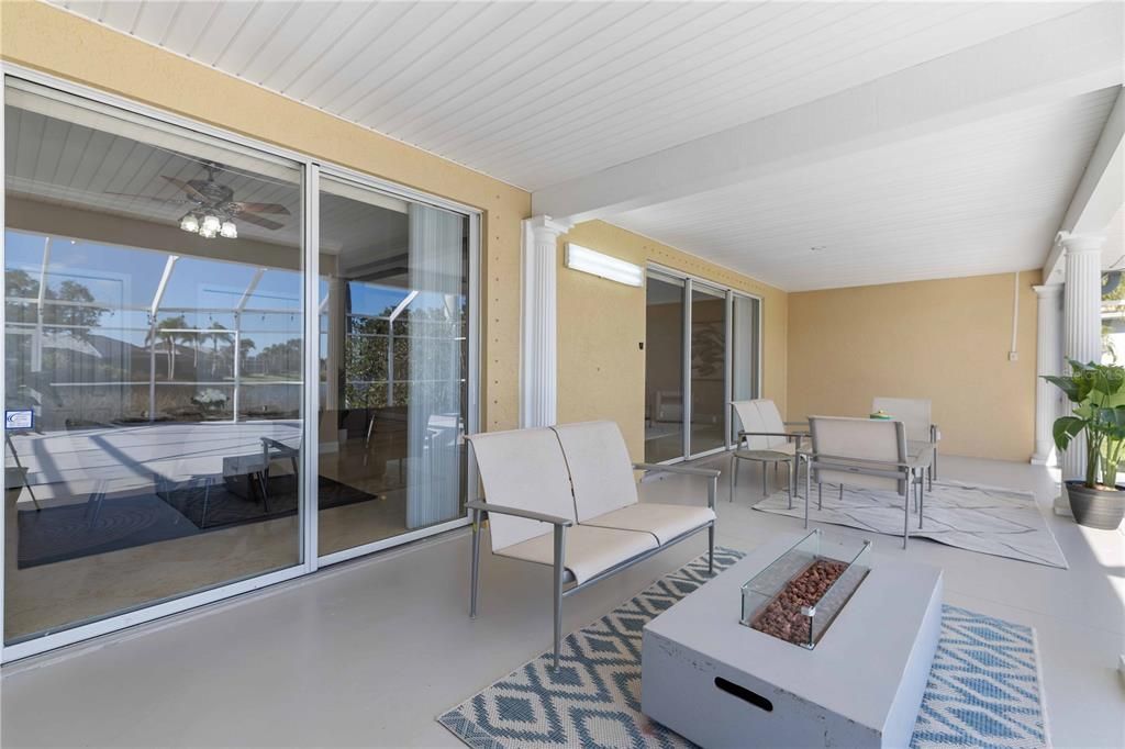 En Venta: $899,900 (6 camas, 4 baños, 3982 Pies cuadrados)