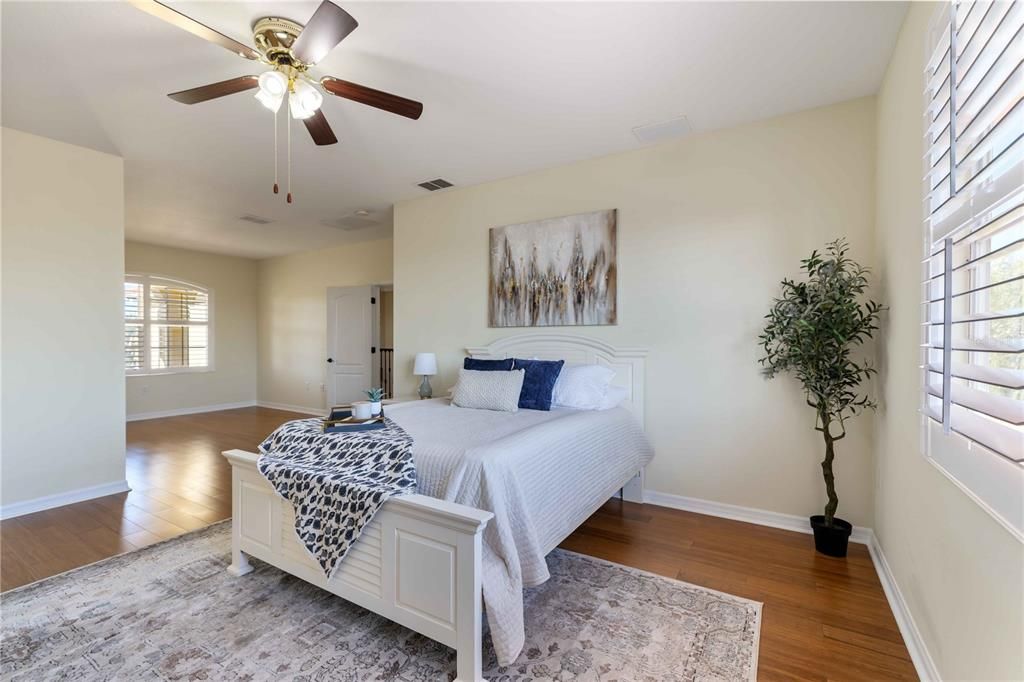 En Venta: $899,900 (6 camas, 4 baños, 3982 Pies cuadrados)