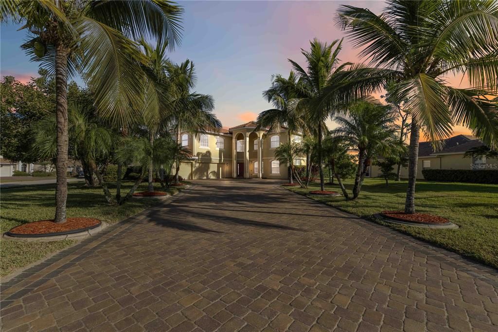 En Venta: $899,900 (6 camas, 4 baños, 3982 Pies cuadrados)