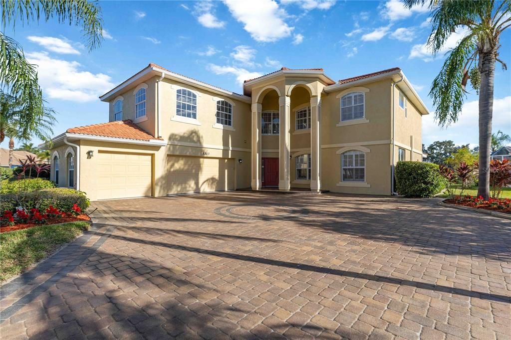 En Venta: $899,900 (6 camas, 4 baños, 3982 Pies cuadrados)