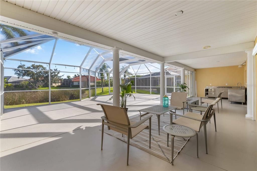 En Venta: $899,900 (6 camas, 4 baños, 3982 Pies cuadrados)