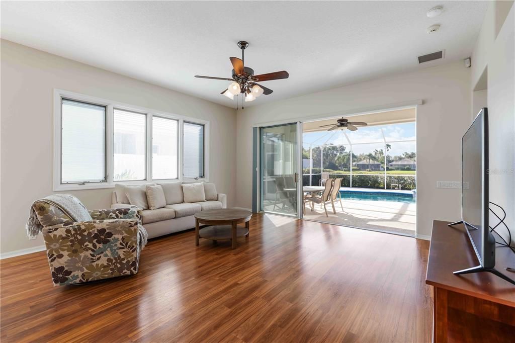 For Sale: $479,000 (2 beds, 2 baths, 1837 Square Feet)