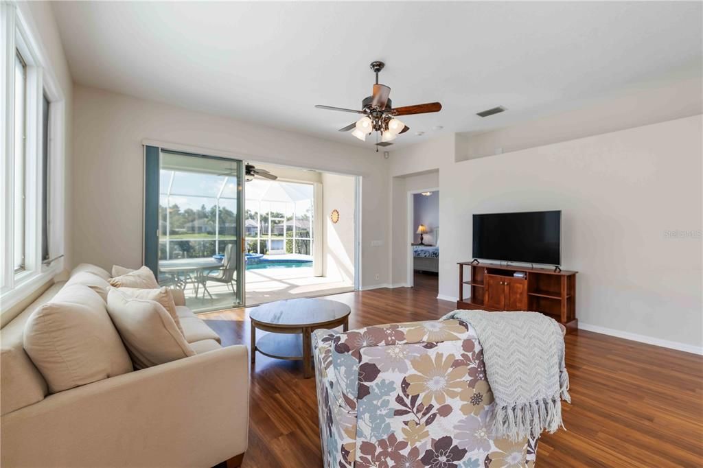 For Sale: $479,000 (2 beds, 2 baths, 1837 Square Feet)