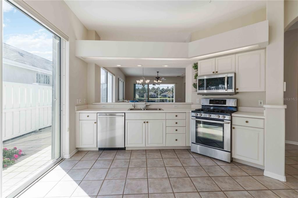 For Sale: $479,000 (2 beds, 2 baths, 1837 Square Feet)