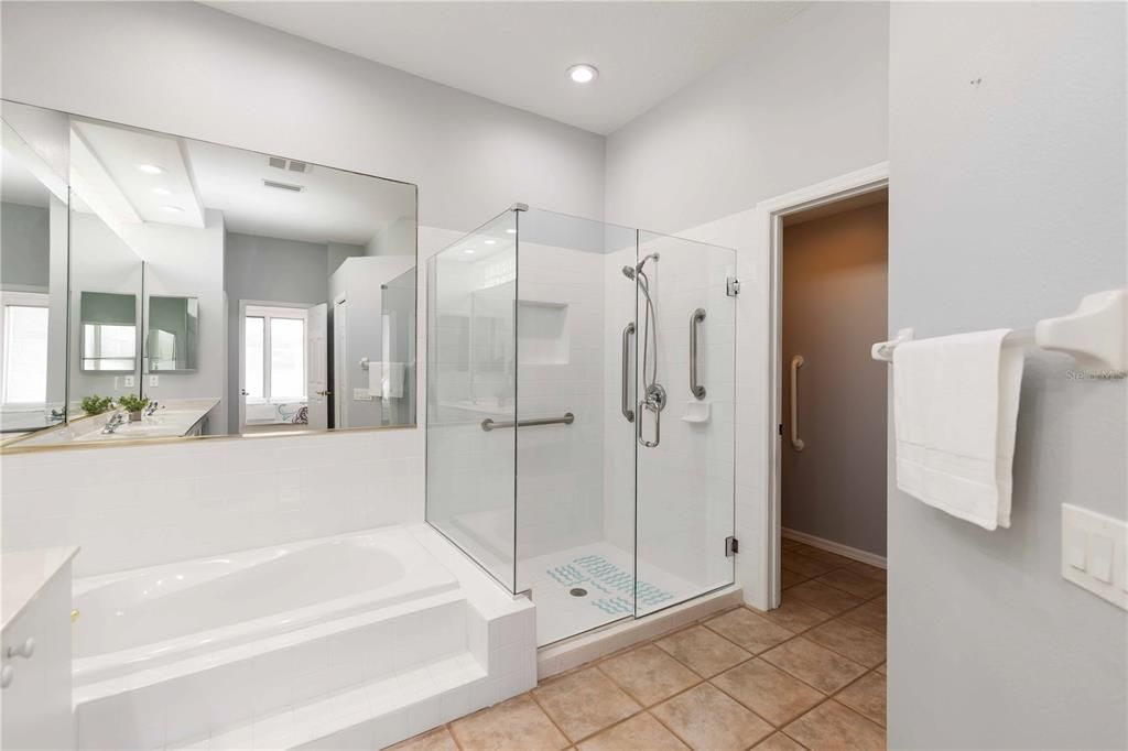 For Sale: $479,000 (2 beds, 2 baths, 1837 Square Feet)