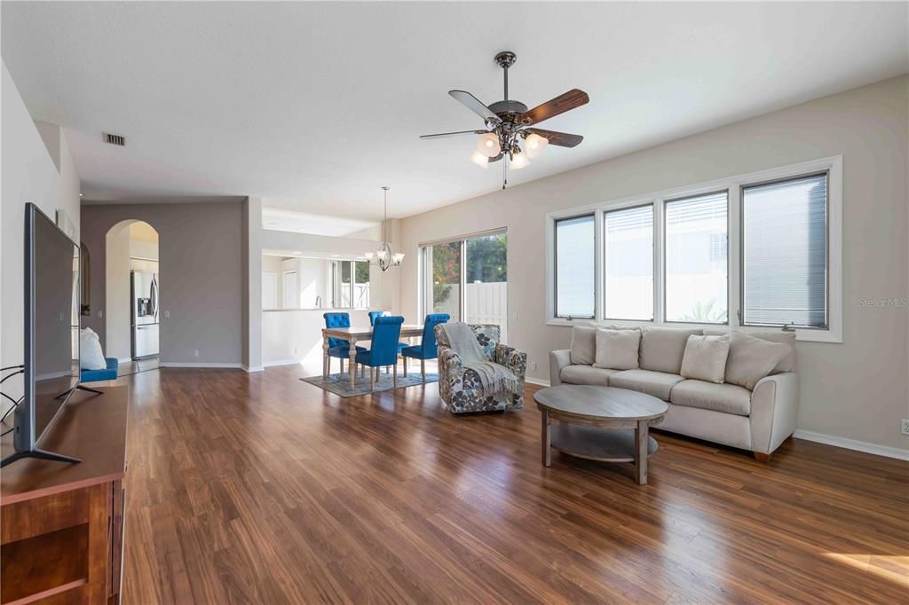 For Sale: $479,000 (2 beds, 2 baths, 1837 Square Feet)