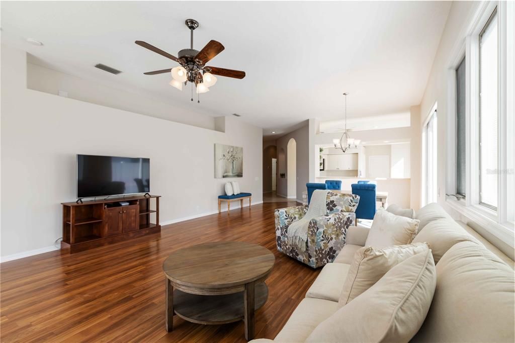 For Sale: $479,000 (2 beds, 2 baths, 1837 Square Feet)