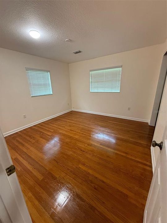 出租: $2,200 (4 贝兹, 2 浴室, 1972 平方英尺)