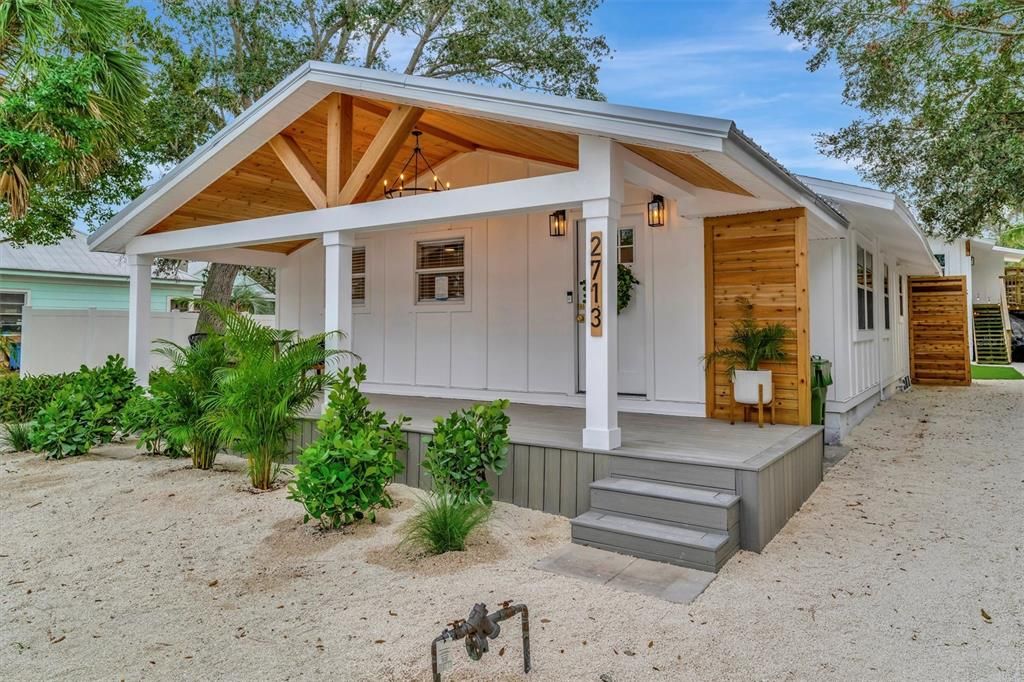 For Sale: $1,099,000 (6 beds, 4 baths, 2710 Square Feet)