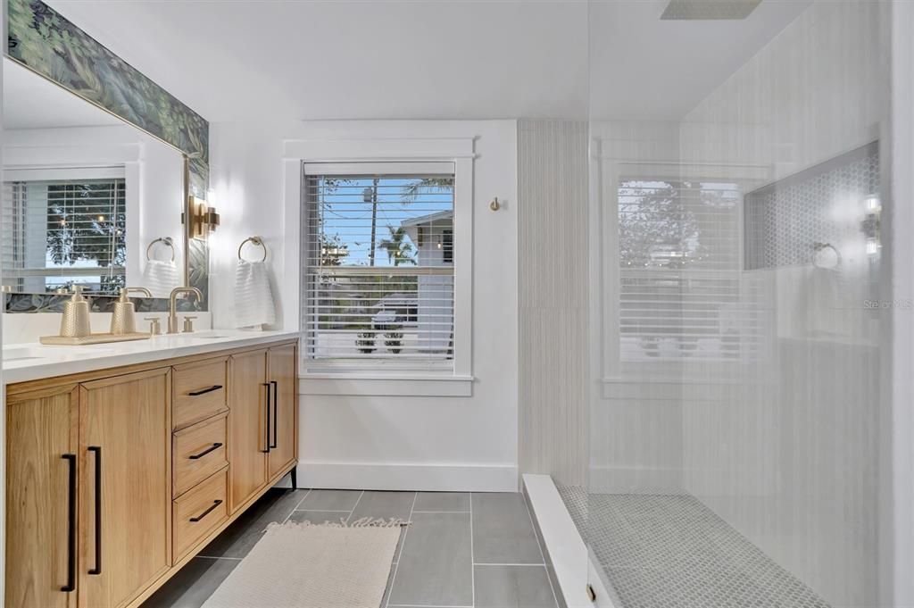 For Sale: $1,099,000 (6 beds, 4 baths, 2710 Square Feet)