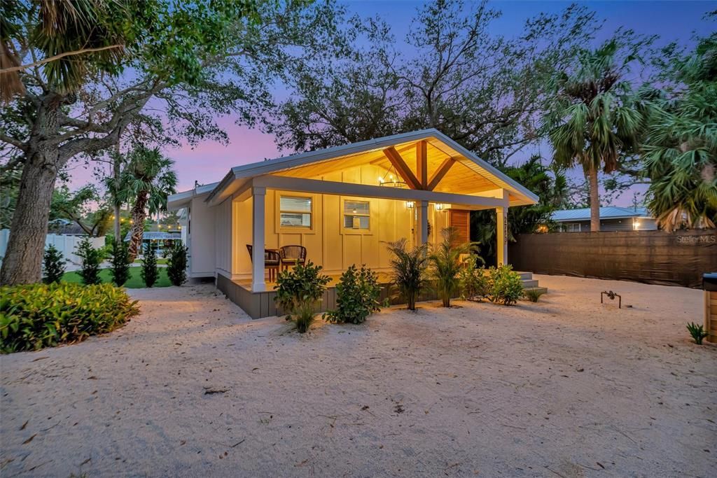 For Sale: $1,099,000 (6 beds, 4 baths, 2710 Square Feet)