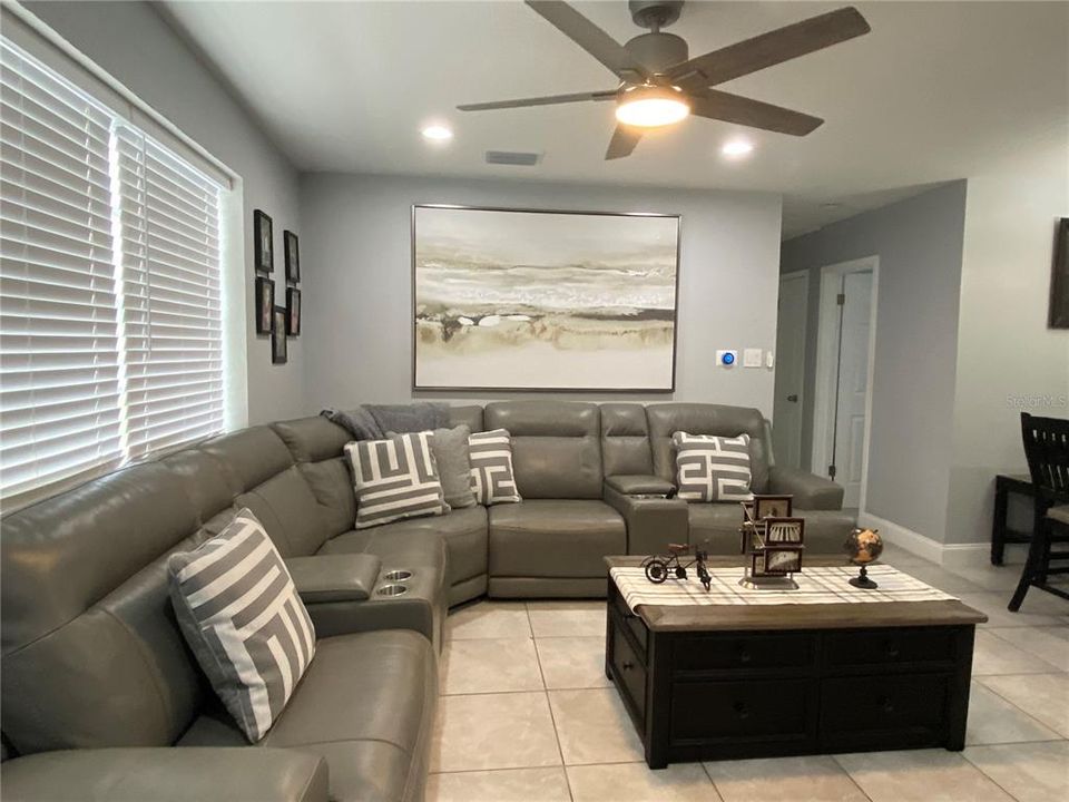 For Sale: $234,000 (3 beds, 1 baths, 1424 Square Feet)