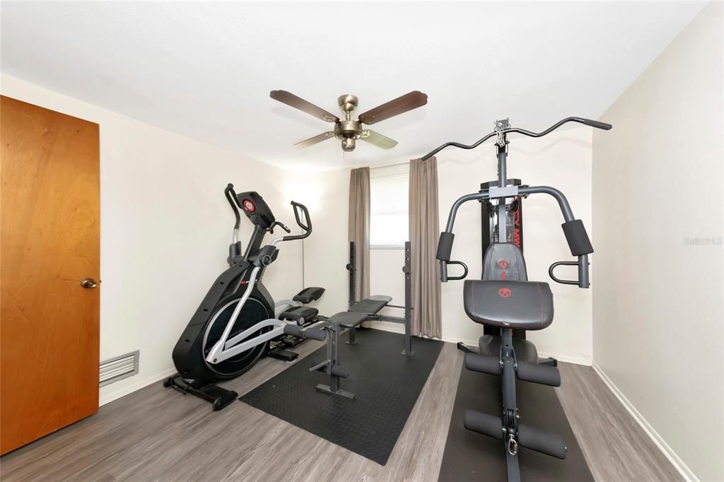 合同活跃: $339,999 (3 贝兹, 2 浴室, 1234 平方英尺)