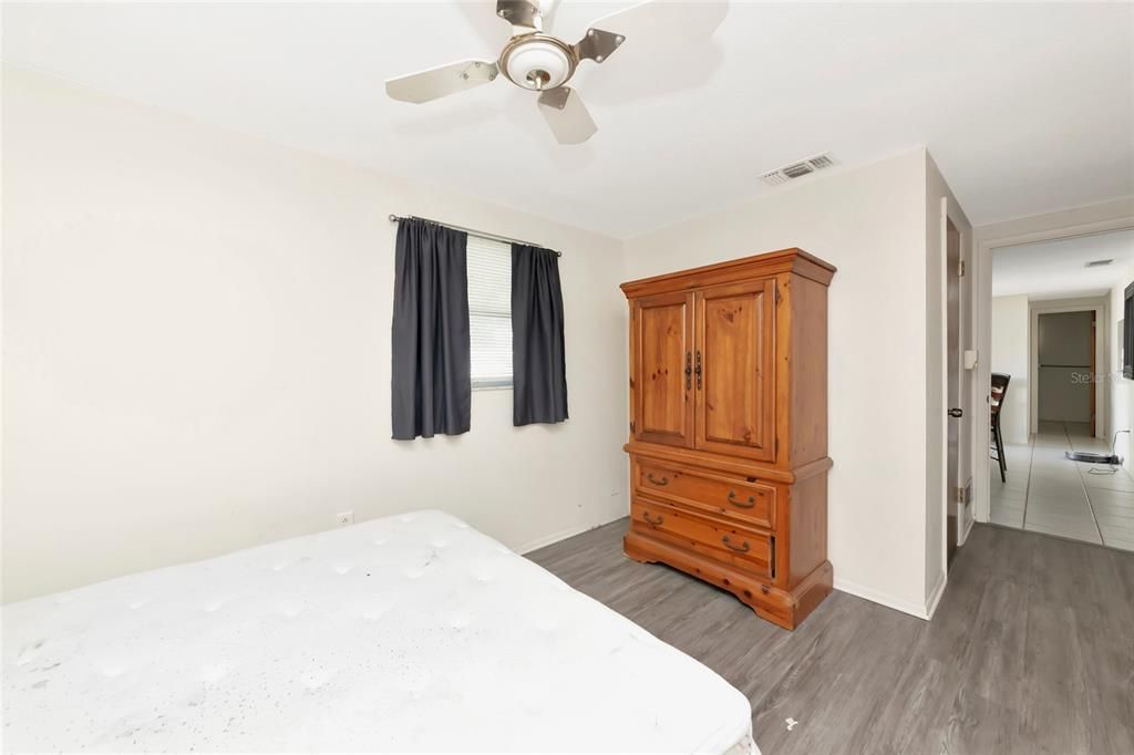 合同活跃: $339,999 (3 贝兹, 2 浴室, 1234 平方英尺)