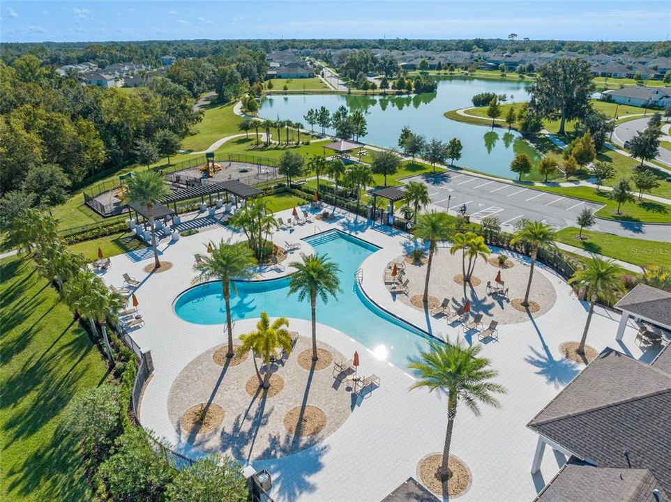 合同活跃: $735,000 (5 贝兹, 3 浴室, 3014 平方英尺)